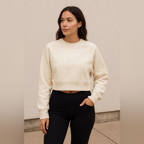 Nike Tops - Nike Off-White Cropped Sweatshirt size XS